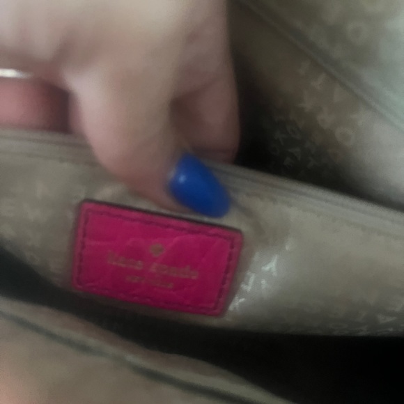 Off the shoulder hot pink Kate Spade bag with gold accents - Picture 8 of 10